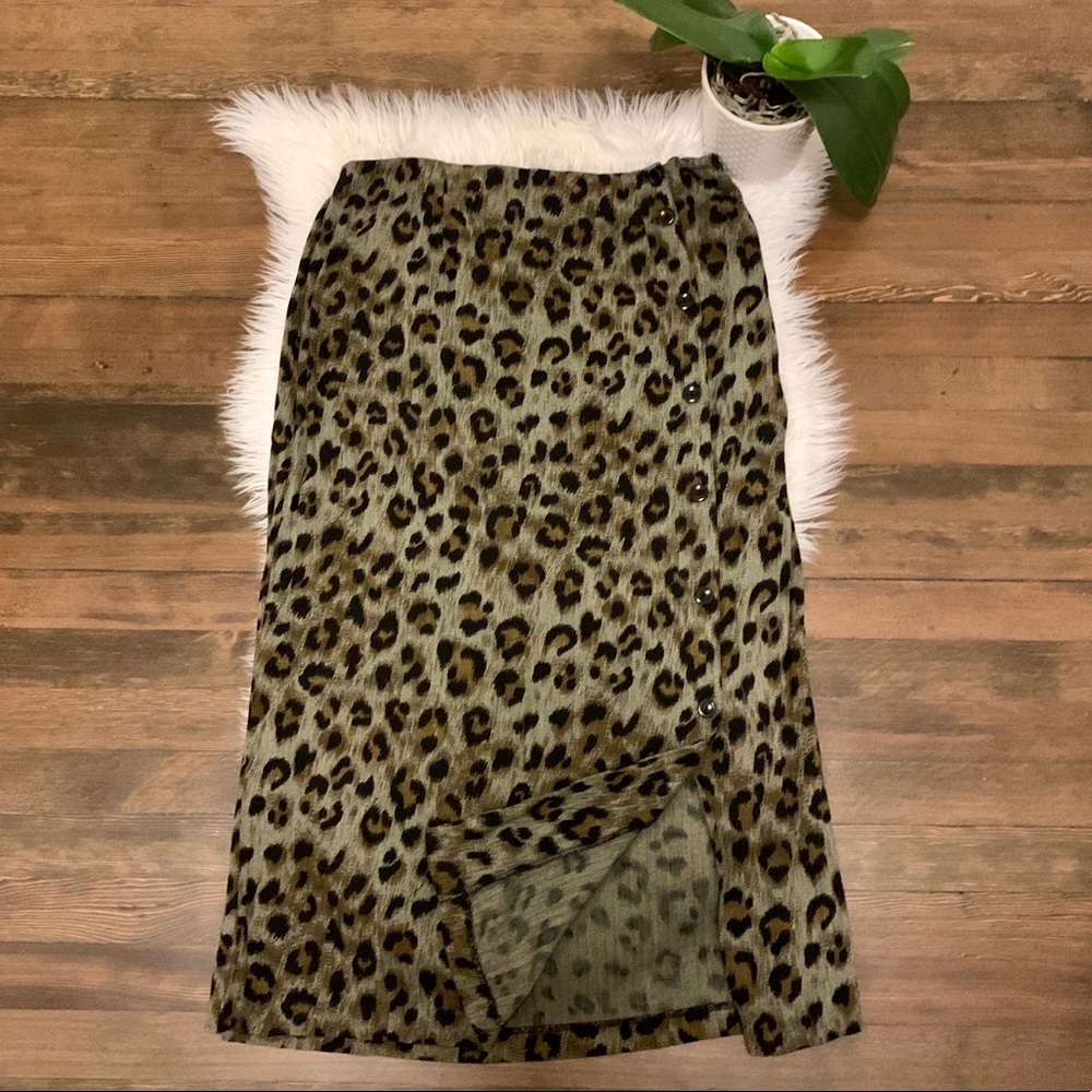 Leopard print, elastic waist, split hem skirt - Picture 4 of 5